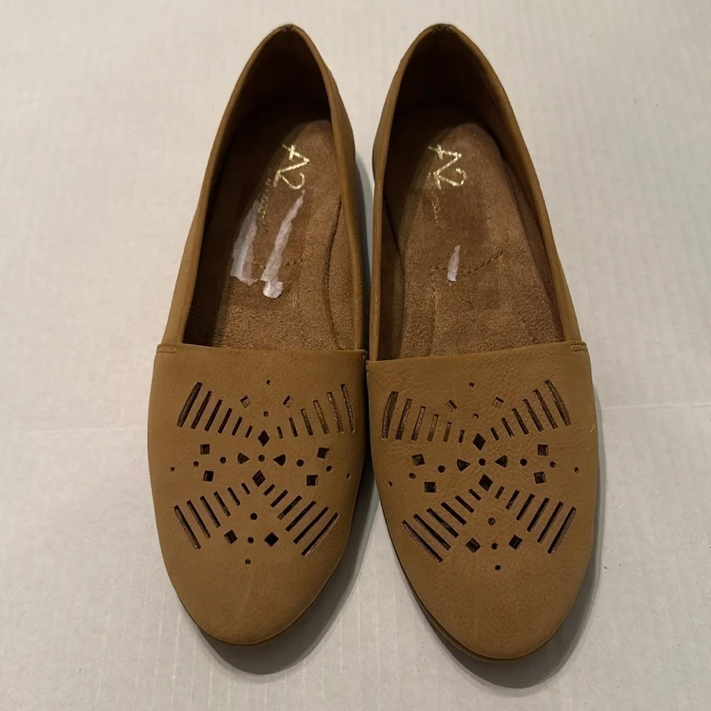 NWT A2 by Aerosoles Women's Tan Trend Right Women's Ballet Flats Size 6